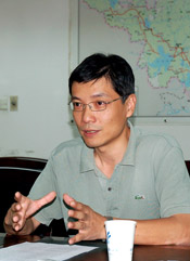 照片：南水北调东线江苏水源有限责任公司 董事长（兼总经理） 高级工程师 邓东升