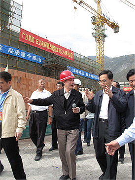 照片：广州市委书记朱小丹视察二小工地