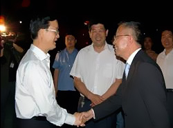 图片:合肥市常务副市长张晓麟亲临装载现场