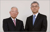 (左)取缔役会长 庄山悦彦 (右)代表执行役 执行役社长 古川一夫